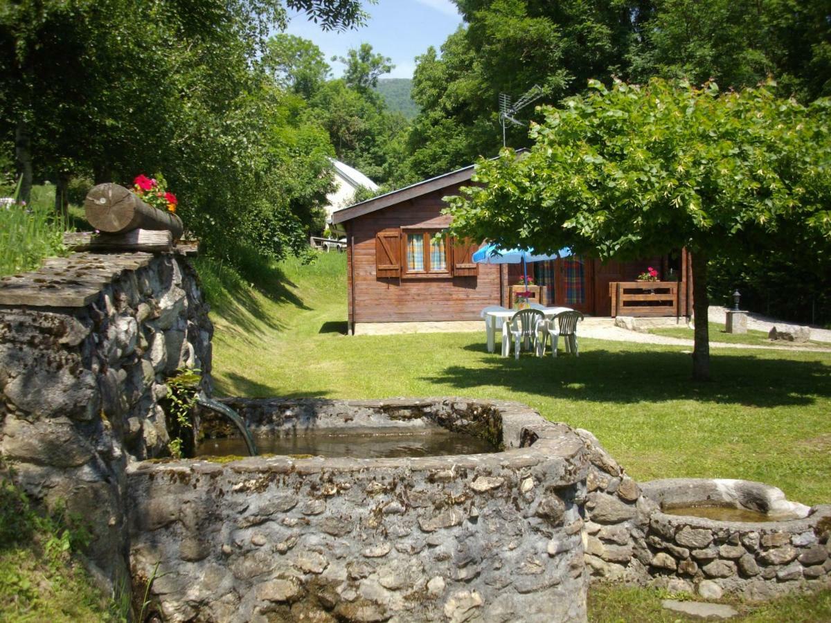 Les Chalets De Montorgueil Saurat ภายนอก รูปภาพ