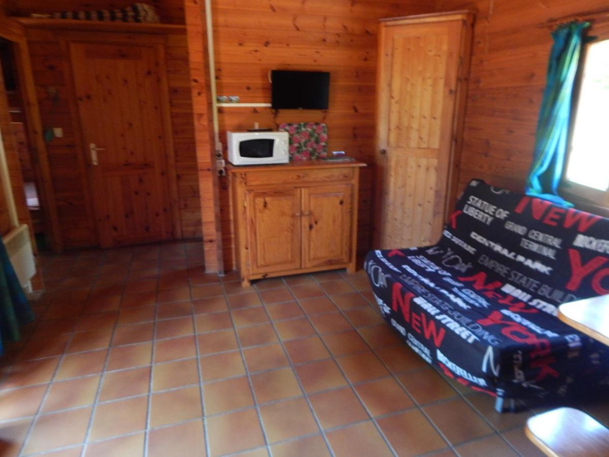 Les Chalets De Montorgueil Saurat ภายนอก รูปภาพ